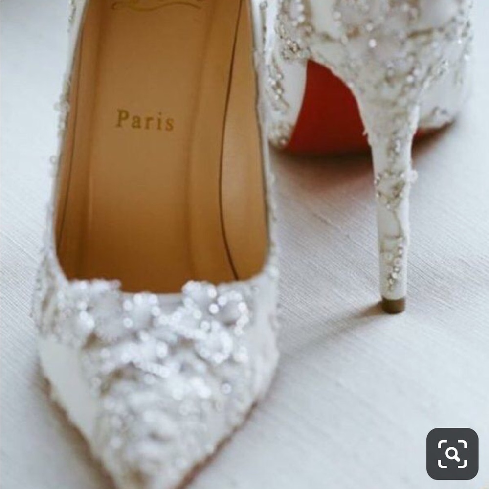 LOOKING FOR THIS SHOE!!